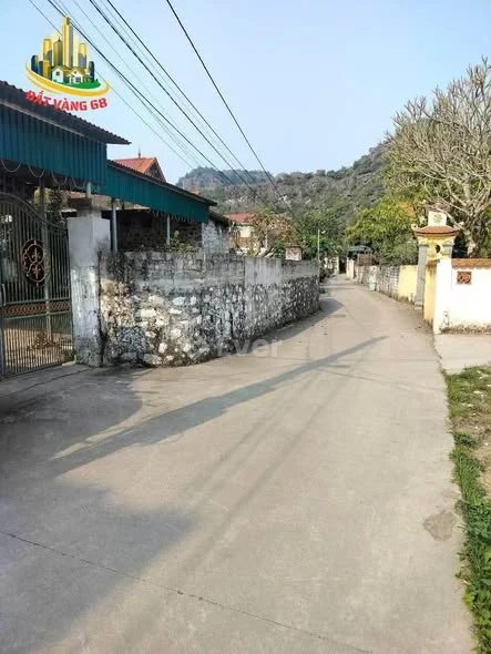 Bán lô đất mặt tiền đẹp thôn Chi Phong xã Trường Yên Hoa LưS=220m2 mặt 18,3m