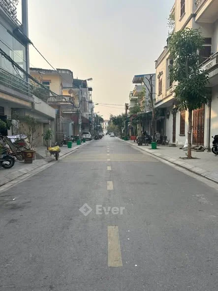 Bán nhà 3 tầng ngõ đường Trần Phú- Nam Thành • Diện tích 75,3mv rộng 4m