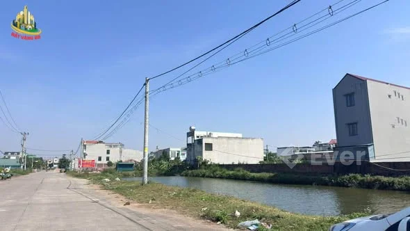 BÁN LÔ ĐẤT MẶT TRỤC CHÍNH VƯỜN HOA ( ngõ 942 đường Nguyễn Công Trứ )