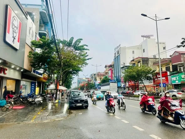 Bán Nhà 2.5 Tầng Và Đất Phố Vải Phan Đình Phùng - Vân Giang Cũ, Kinh Doanh Đắc Địa, ~57m2