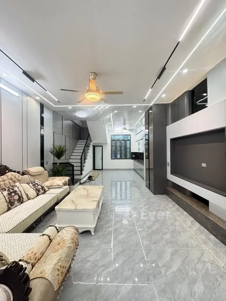 Bán NhàChính chủ gửi bán căn nhà 3 tầng mặt đường CL37 khu đô thị Mỹ Trung