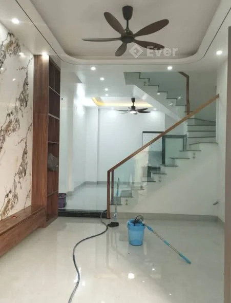 _bán nhà 3 tầng ngõ đường trần Huy Liệu _ nam định. _ ngõ ô tô lùi tận cửa