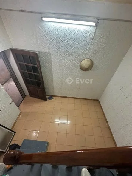 Nhà 2 tầng bê tông trung tâm thành phố mà giá chỉ nhỉnh 600 tr giờ tìm đâu ra nữa