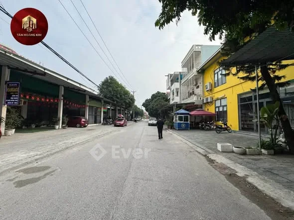 Bán nhà mặt đường Trần Hưng Đạo-dt 120m2- 6m mặt thông 2 mặt đường