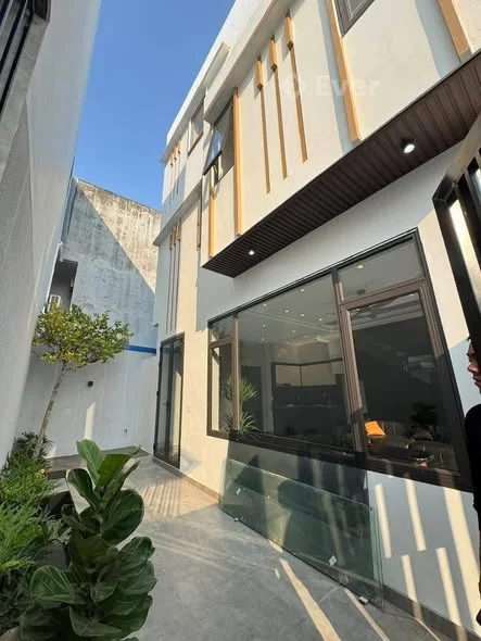 Căn nhà lô góc ngõ Điện Biên gần ND Tower- Diện tích: 65m2 + 15m2 lưu không