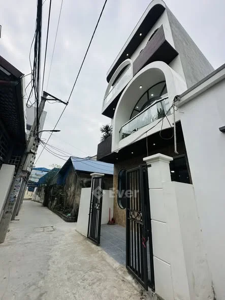 Bán nhà 3 tầng lô góc ngõ đường Tô Hiến Thành, ngõ nông chỉ sau nhà mặt đường, taxi vào tận cửa