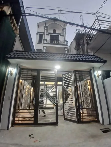 Bán nhà 3 tầng Đặng Việt Châu, ngõ to như đường, ô tô tránh nhau trước cửa, đỗ trong sân