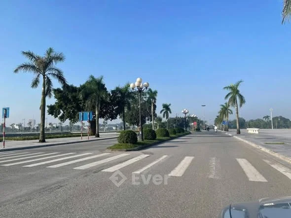 Mảnh đất đẹp view hồ mặt đường Trần Tự Khánh - Buôn bán thuận tiện