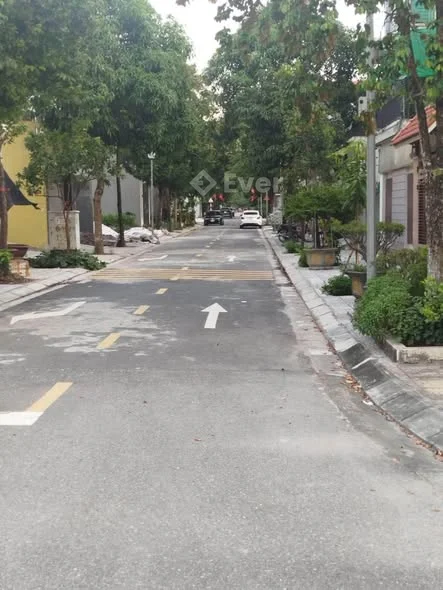 Chính chủ muốn bán lô đất ngay gần đường Lý Thái Tổ. Cách Lý Thái Tổ 30m