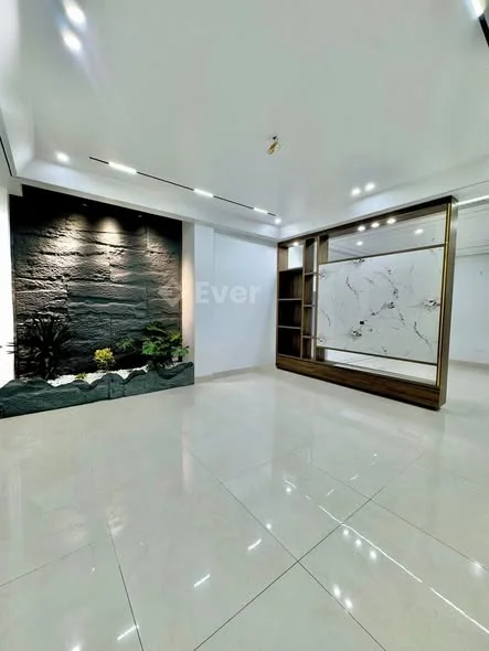 Bán nhà 3 tầng ngõ đường Nguyễn Văn Tố - chợ Hoàng Ngân. Khu trung tâm gần Hồ Vị Xuyên