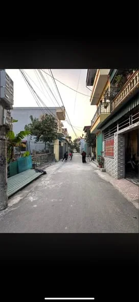 Bán đất tặng nhà cấp 4 phố Vân Giang, Ninh Phong, gần trường cấp 3 Trần Hưng Đạo
Diện tích: 77.6 m2