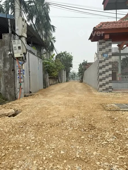 Chính chủ bán đất làng Tứ Giác – thôn Duy Hải, dân cư đông đúc, đường thông tứ phía