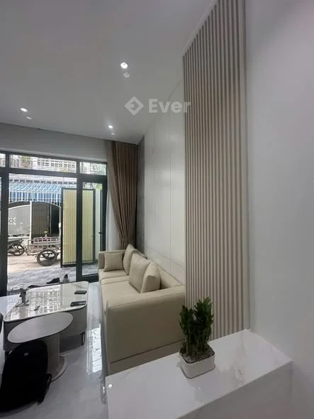 BÁN NHÀ 2 MẶT TIỀN – HẺM Ô TÔ HẢI ĐỨC, NHA TRANG • Diện tích: 52,7m² – ngang 4,2m