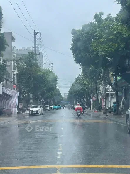 VỊ TRÍ HIẾM—MẶT ĐƯỜNG TRẦN HƯNG ĐẠO—ĐỐI DIỆN CHỢ TRUYỀN HÌNH