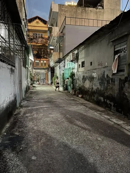 BÁN ĐẤT CỘT 5 PHÍA BIỂN ĐƯỜNG SÔNG BA GẦN NHÀ HÀNG BẰNG LĂNG