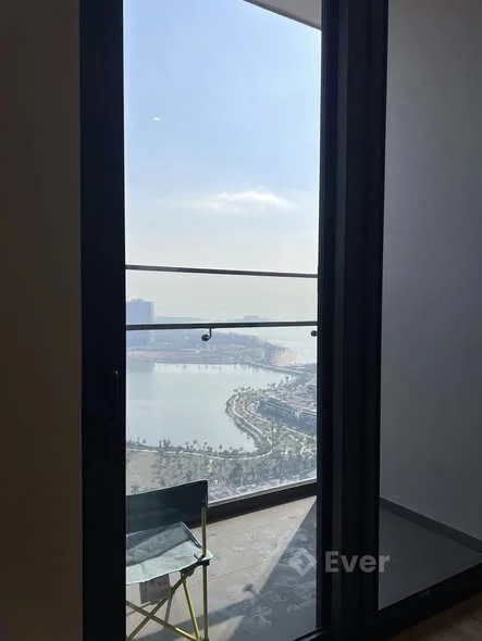 Bán căn Studio toà ICON40Tầng cao, view biển, hướng đông namDt: 33,96m2