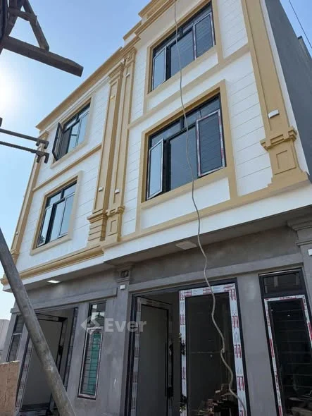 Bán 2 căn nhà 3 tầng full nội thất ngõ 24 cao xanhDiện tích : 50 m