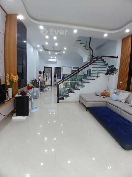 NHÀ 3 TẦNG MỚI – TRUNG TÂM HÀ LẦM Gia chủ chuyển đổi công việc cần chuyển nhượng gấp