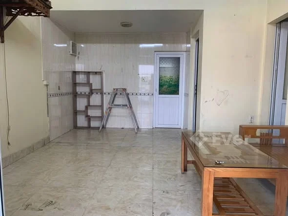 Do chuyển công tác ra vị trí khác nên gđ e cần bán căn nhà cấp 4Tại phố Đoàn kết Hà Lầm