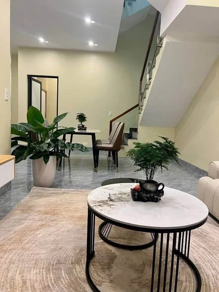 Bán nhà 3 tầng ở Dốc Giao Thông Cột 8Nhà 3 ngủ 3 vs Đường ô tô tân nơi để lại hết nội thất