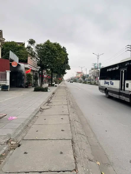 ĐẤT MẶT ĐƯỜNG LÊ THANH NGHỊ Diện tích: 62m Hướng Nam Giá: 3tỷ5xx 0848686***