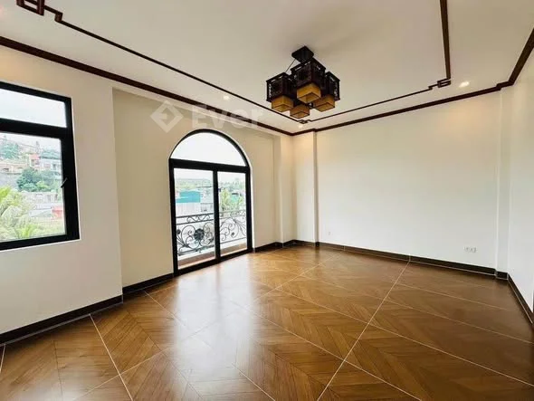 BÁN CĂN NHÀ 4 TẦNG TRUNG TÂM CAO XANH Vị trí: Mặt chính ngõ 13 Cao Xanh