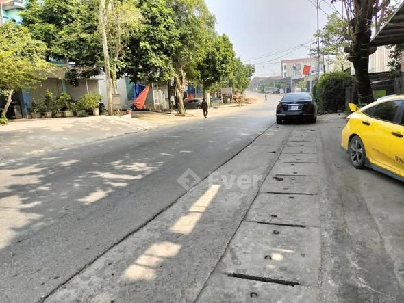 BÁN ĐẤT CHỢ VÀNG - HOÀNG ĐAN - TAM DƯƠNGS : 465,7 m2. Thổ cư : 418m .