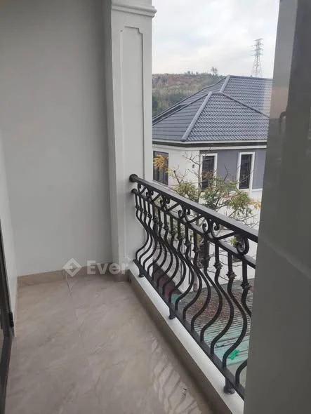 Bán nhà 3 tầng tân cổ điển Vị Trí nằm toạ lạc tại phường Cao Xanh( đối diện nhà trẻ hoa đào LCA)