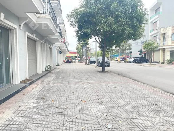 Cắt lỗ sâu nhà phố 4 tầng kinh doanh ngay mặt đường Tân Bình, Cẩm Phả chỉ nhỉnh 4 tỷ tý