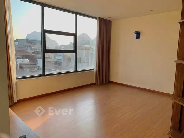 Bán chung cư Hạ Long Center 4 phòng ngủGiá chỉ 4,2 tỷ Diện tích 158m2 căn góc đón nắng