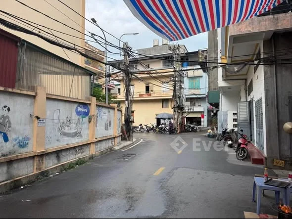 Bán đất Trần Hưng Đạo - Sau Nhà Trẻ Liên CơDiện tích 99,6m - mặt tiền 6,5m