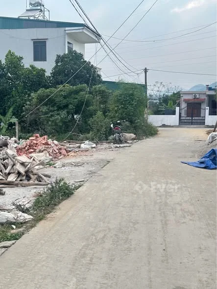 Cần bán lô đất tại khu 9 thanh sơn uông bíDiện tích 100 m2 , full xây dựng