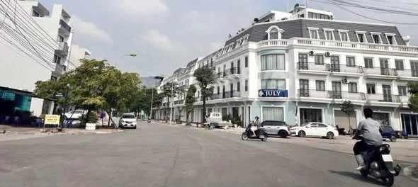 Bán Căn Vincom Trục Tân Bình Kinh doanh sầm uất Bậc Nhất Cẩm PhảGiá 4tỷ xxx