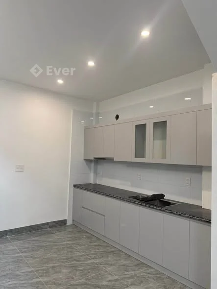 Bán nhà 3 tầng gần chợ cao xanh diện tích : 80 m hướng : Tây