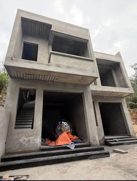 Bên e lại tiếp tục ra hàng 2 căn nhà 2,5 tầng phố lao động hà lầm ạ