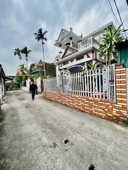 Bán biệt thự mini giá rẻ Vị trí : Phường cẩm sơn phía biển Cách đường 18A 50m