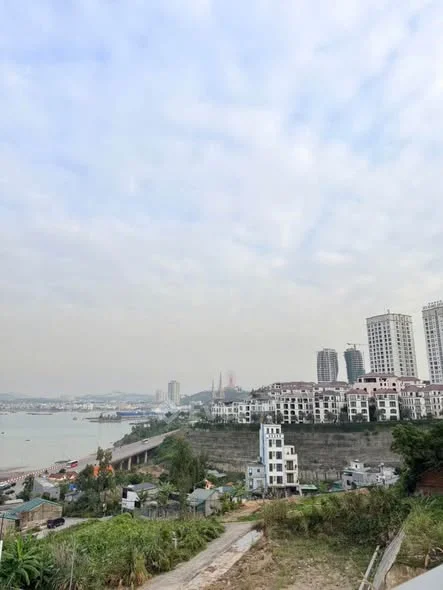 Đất 372m2 kđt trên cao Ban Mai.
3 mặt thoáng.
Hơn 13 tỷ
0856845*** - 13 tỷ - 372m²