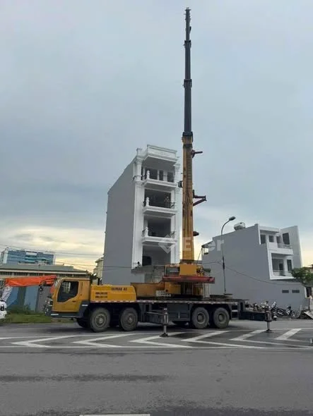 Bán nhà 5 tầng vị trí vàng trước cổng trường Đoàn Thị Điểm 129m² – MT 6m