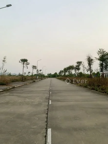 Cần chuyển nhượng lô đất khu đô thị Fenycity trục đưừng đôi 20m .Diện tích 150m vuông