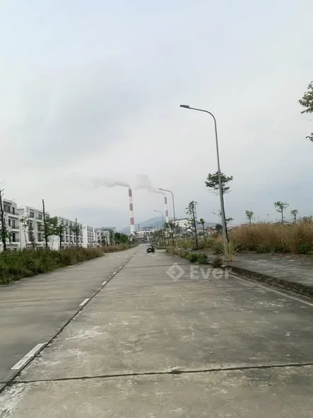 Cần chuyển nhượng lô đất khu đô thị Fenycity trục đưừng đôi 20m .Diện tích 150m vuông