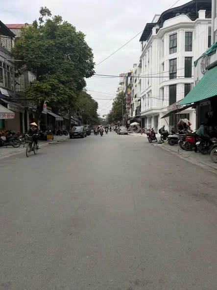 Nhà 4 tầng phố Đào Duy Từ cho thuê trước Tết