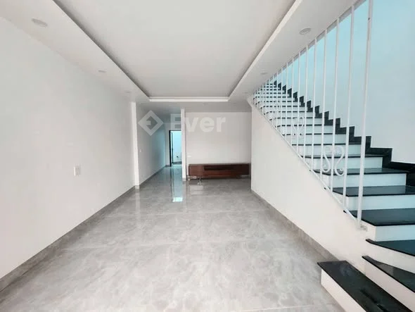 BÁN NHÀ 2 TẦNG PHỐ QUYẾT THẮNG ( QUẢNG THỊNH ) cần bán căn nhà 2 tầng mới đẹp vào ở luôn đón Tết