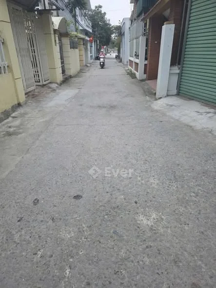 BÁN ĐẤT TRUNG TÂM PHÚ SƠN – SÁT MB VƯỜN BIA • Diện tích 116,8m² – mặt tiền 6m• Hướng Tây Bắc