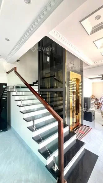 BIỆT THỰ 4 TẦNG 1 TUM 2 MẶT TIỀN – TRUNG TÂM QUẢNG PHÚ. TP