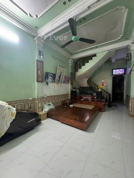 HÀNG VIP CHO QUÝ AC ĐẦU TƯ Chính chủ cần bán nhà 2,5 tầng phố 5 quảng hưng