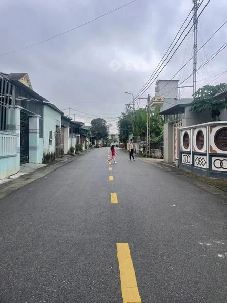 BÁN ĐẤT PHỐ LÊ HƯNG ,CẠNH ĐƯỜNG TRỊNH KIỂM