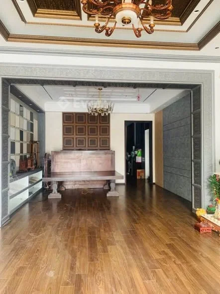 Chính Chủ Cần Bán Căn Nhà 2,5 Tầng Trục Chính Bà Triệu - Đường Đôi