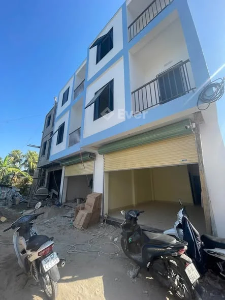 BÁN NHANH 2 CĂN 3 TẦNG LIỀN KỀ QUẢNG THÀNH