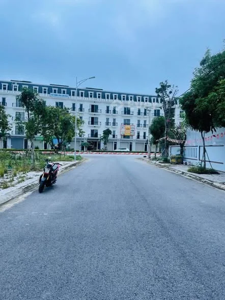 BÁN GẤP LÔ ĐẤT ĐẸP – ĐỐI DIỆN MBQH HỒ SEN – VỊ TRÍ TRUNG TÂM - Thỏa thuận - 106m²