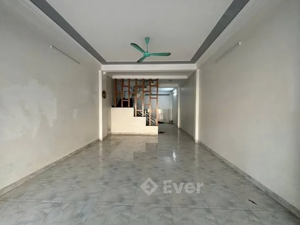 Địa chỉ: 17/54 Ngô Thuyền, đối diện Trường Chính trị